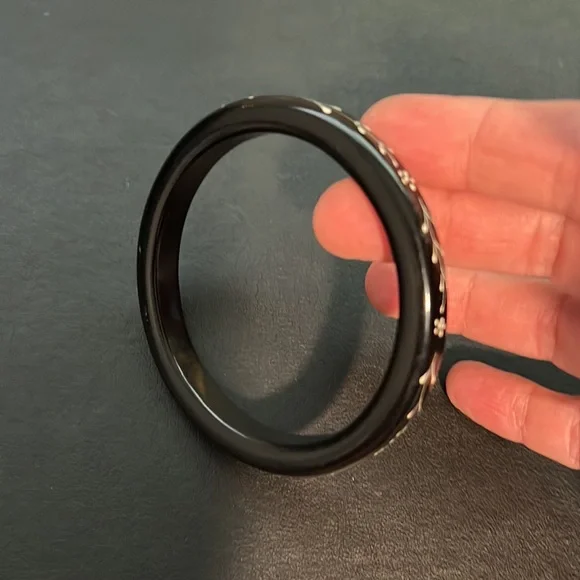 Vintage Plastic Bangle Bracelet, Black, White Floral Design, Retro, Boho - Picture 5 of 7